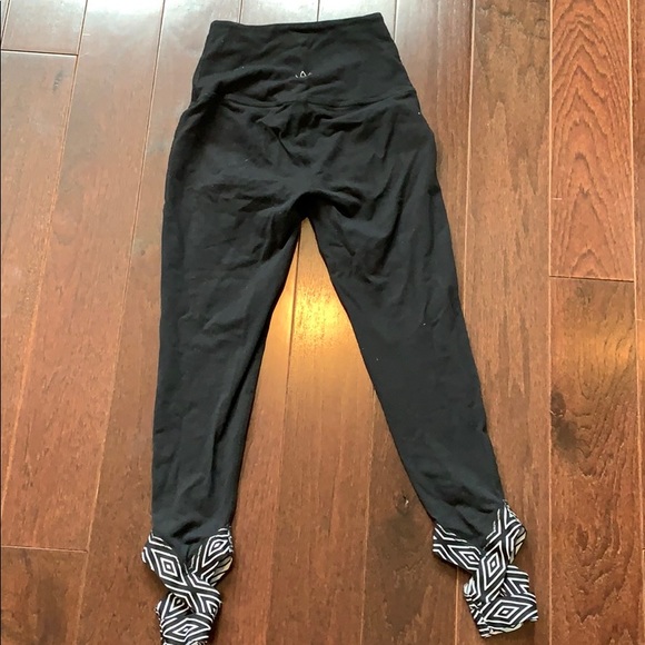 Beyond yoga Badland leggings xs - Picture 2 of 5